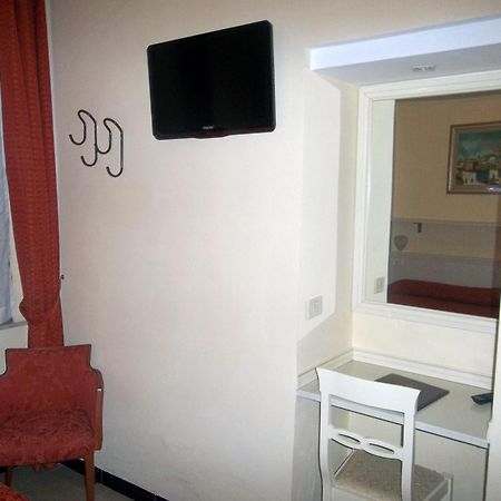 Hotel Lo Squalo Гроттамаре Номер фото