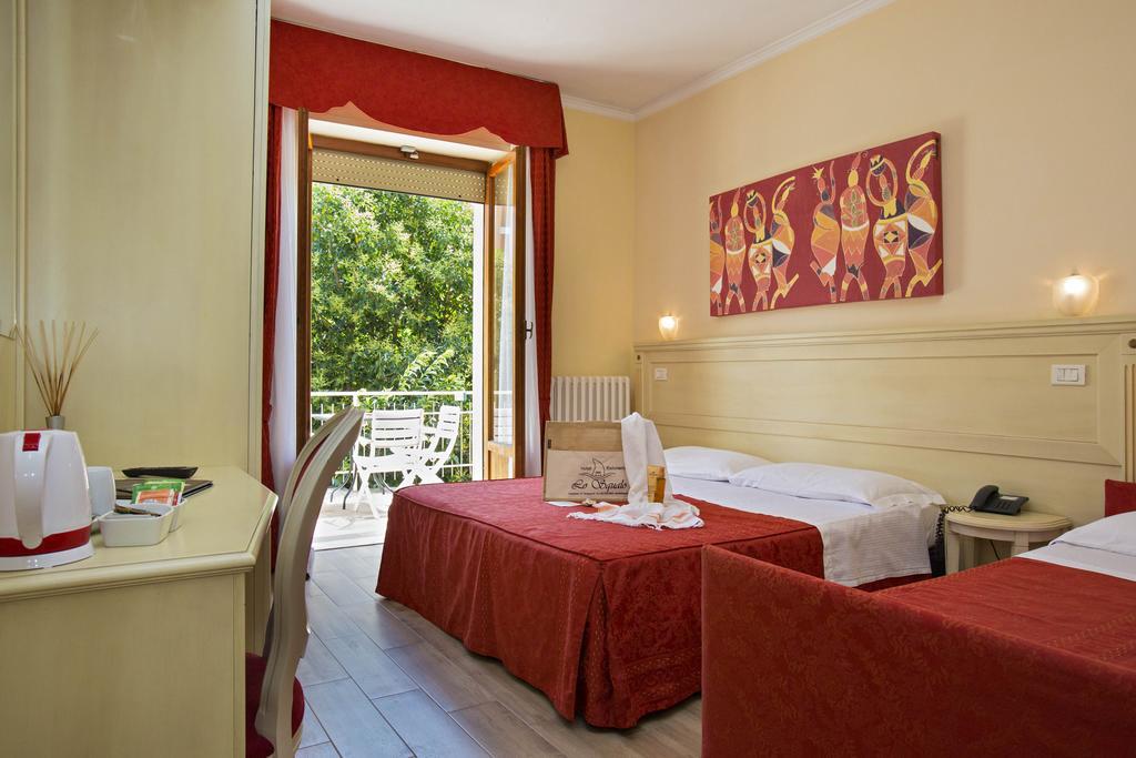 Hotel Lo Squalo Гроттамаре Номер фото