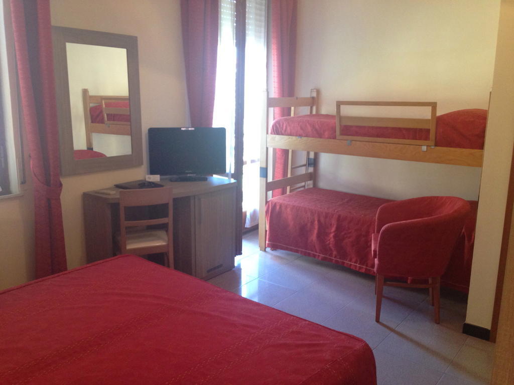 Hotel Lo Squalo Гроттамаре Номер фото